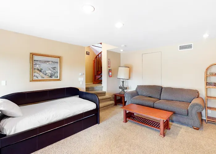 Alford Family Lodge